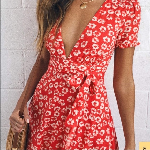 ❤️Lulu’s Garden Explorer Floral Dress Waist Tie V-Neck Rayon Size M - Picture 2 of 11